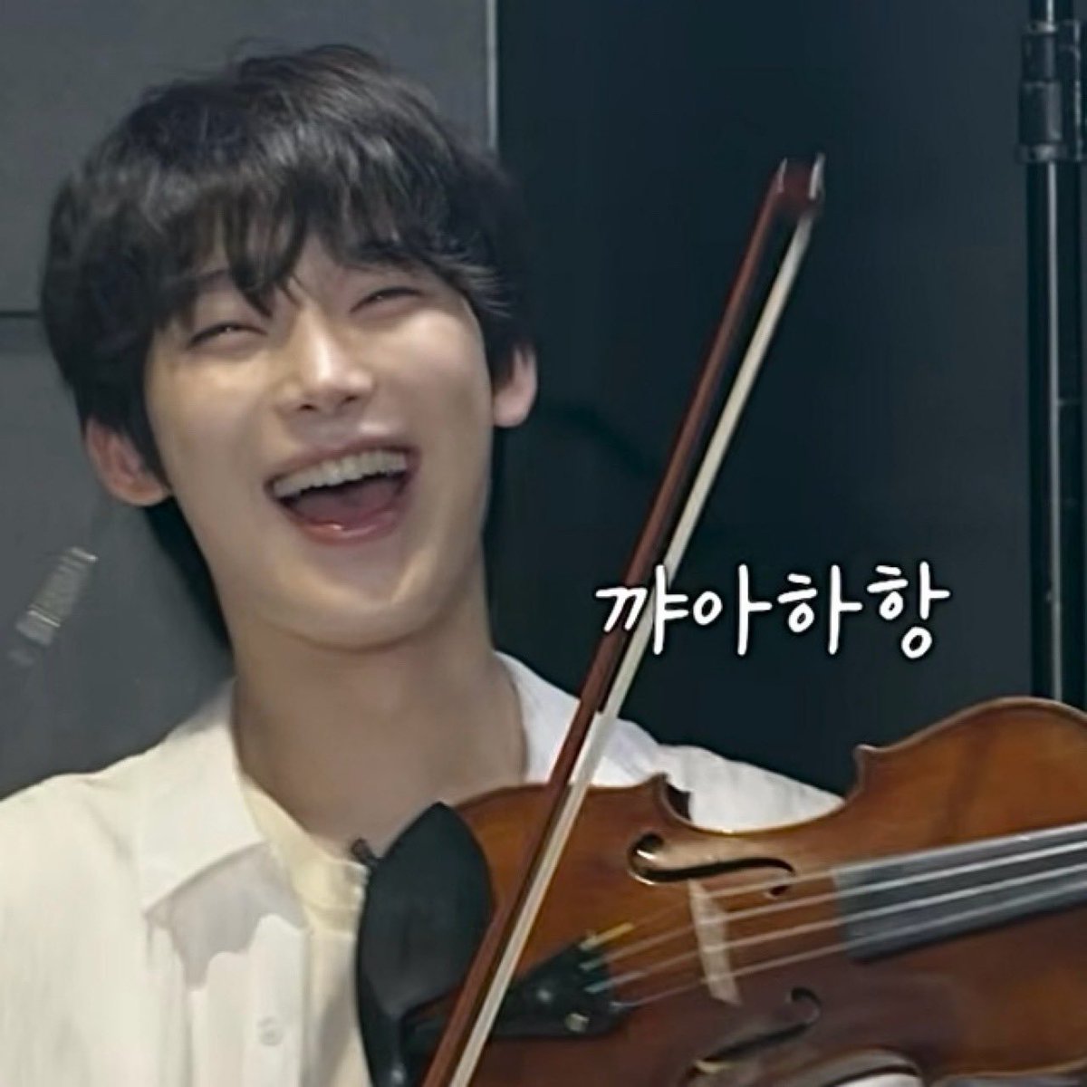 acornsuu's tweet photo. 내 이쁜 바보... https://t.co/5AoHz0QRhG