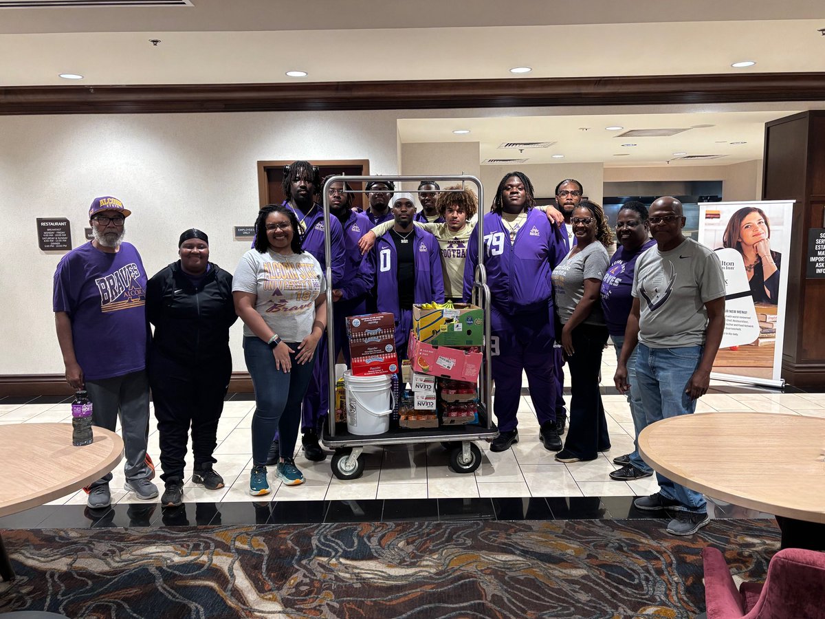 BRAVESSPORTS's tweet photo. Big thank you to the Shreveport-Bossier Alcorn Alumni Chapter for showing love to our Braves! 💜💛 Your generous donation of snacks and beverages that help keep our football players fueled and ready to go. We appreciate your continued support of Alcorn Athletics! 

#FearTheBrave https://t.co/0DgXmDbhYJ