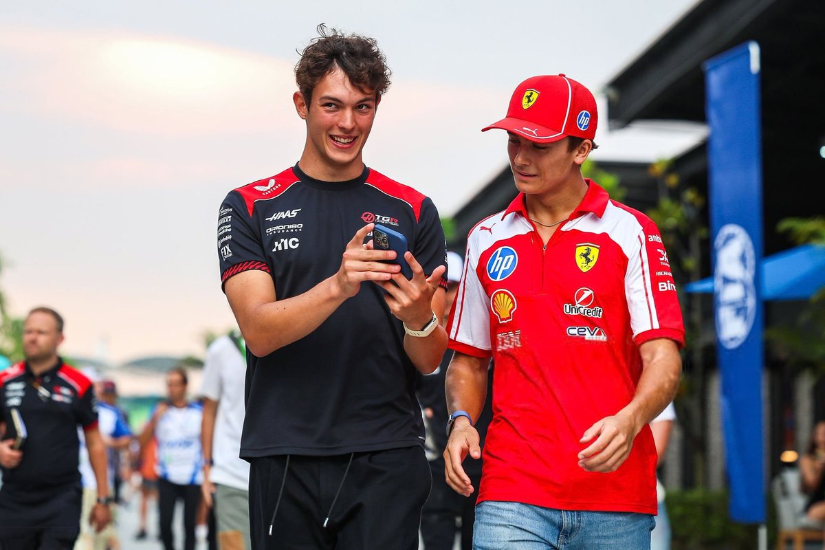 DinoBegfans's tweet photo. Dino with Ollie in the afternoon after practice session

©Jayce Illman
#dinobeganovic #dino #beganovic #olliebearman #fiaformula1 https://t.co/yb2cbP0qq6