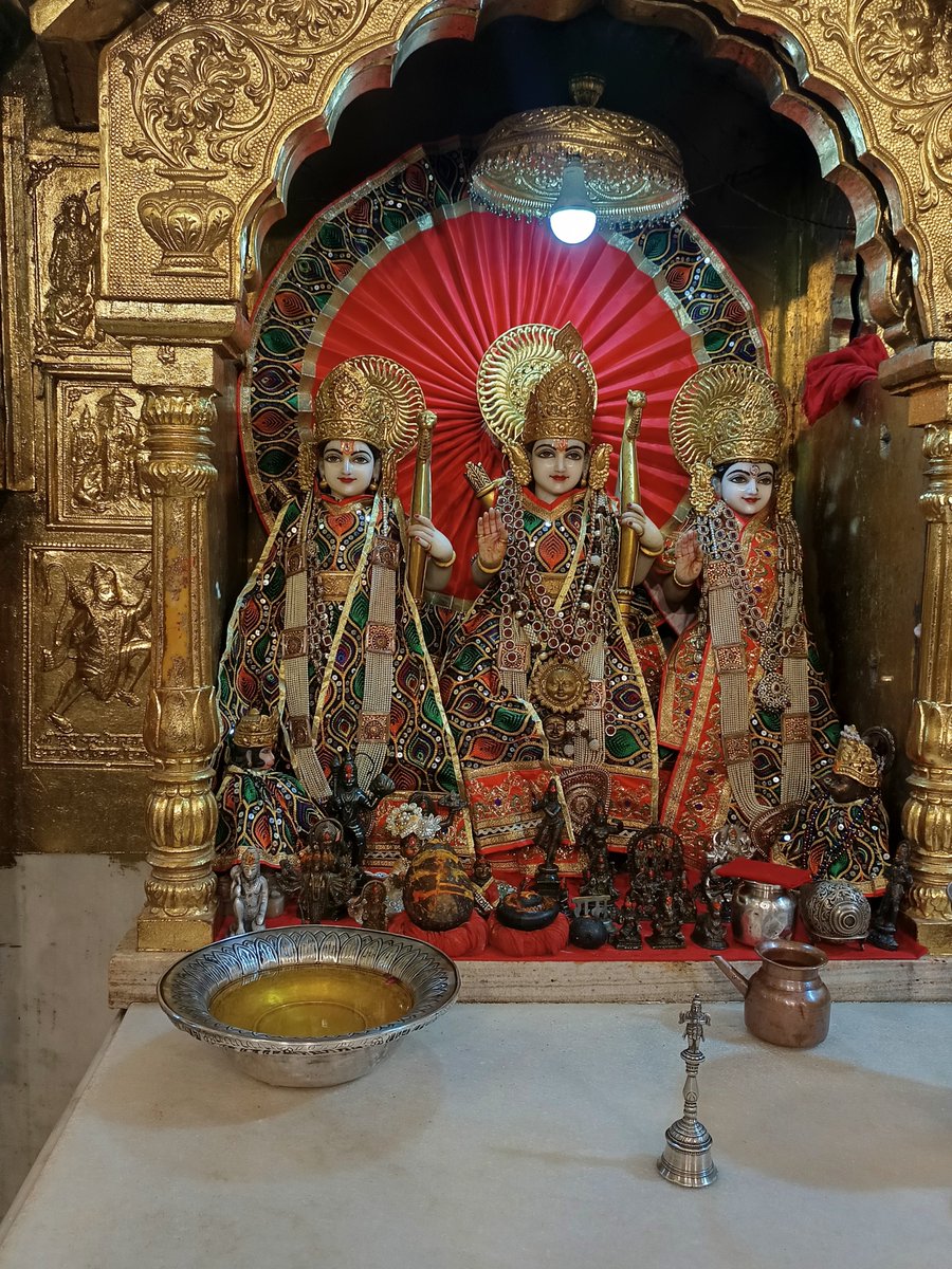 GaurVakul's tweet photo. जय श्री राधे-राधे🌹🙏🏻
जय श्री सीता राम जी🌹🙏🏻
#संकटमोचन #महाबली #बजरंगबली #हनुमानजी की जय🌷🙏🏻 #CP, #New_Delhi
#२०८३_विक्रम_सम्वत्  #आश्विन #कृष्णपक्ष #सप्तमी #03Oct2026 #शनिवार #Saturday
#राधे_राधे #जय_श्री_सिया_राम #shriram #ram #राम #श्रीराम #जय_श्री_राम d https://t.co/q8TtLwKtow