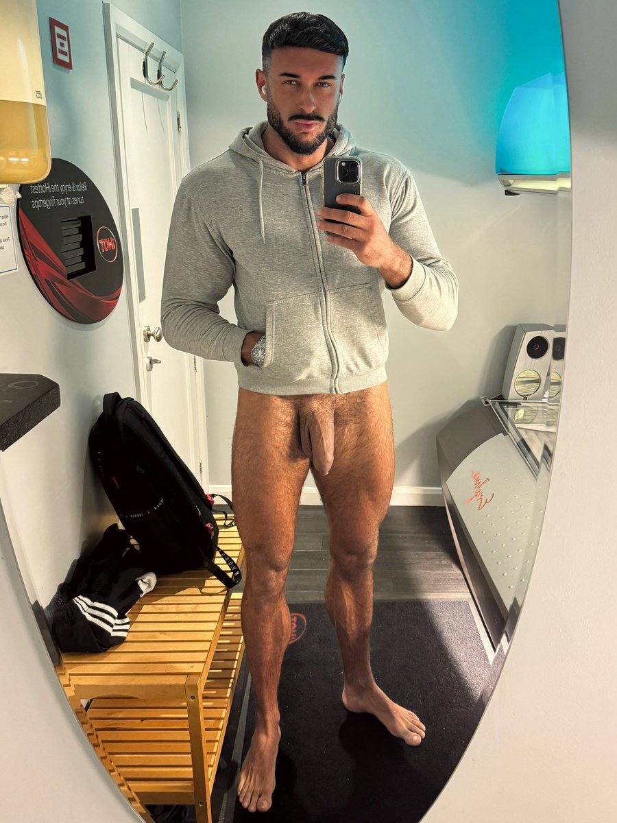 Darrenmannuel's tweet photo. Like&amp;RT if you want a Dick pics🤤

MasterThai✨ https://t.co/ZToFWwe8iO