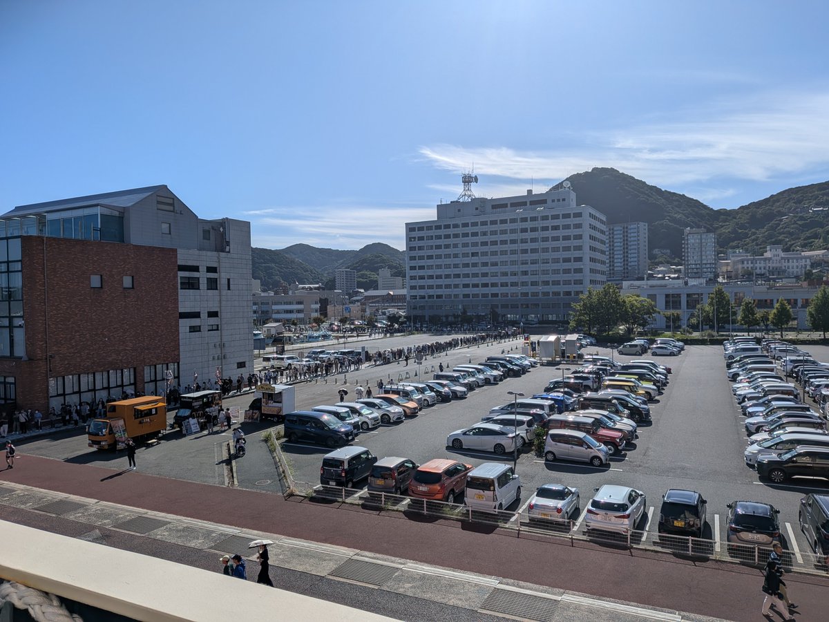 hansan1919's tweet photo. しらせ
凄い人気😊 https://t.co/gj4KQ9wbrf