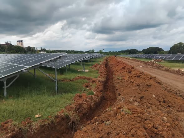 jorgeluislm's tweet photo. #Mayabeque #Cuba Avanzan obras constructivas en Parque Fotovoltaico El Vidrio @IriDiaz1985  @Radio_Mayabeque @Ariday https://t.co/UdSyfpA97d