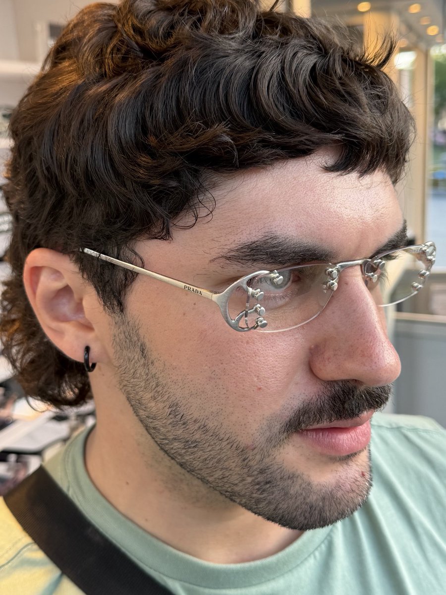 AbiChittin's tweet photo. Did I try the popstar glasses on at a random sunglass stand and run away before a worker could talk to me? Yes. Is the angle wrong? Yes. Am I uplifting Tinashe without ai? Also yes. I also had fun https://t.co/qpnzQEQLqC
