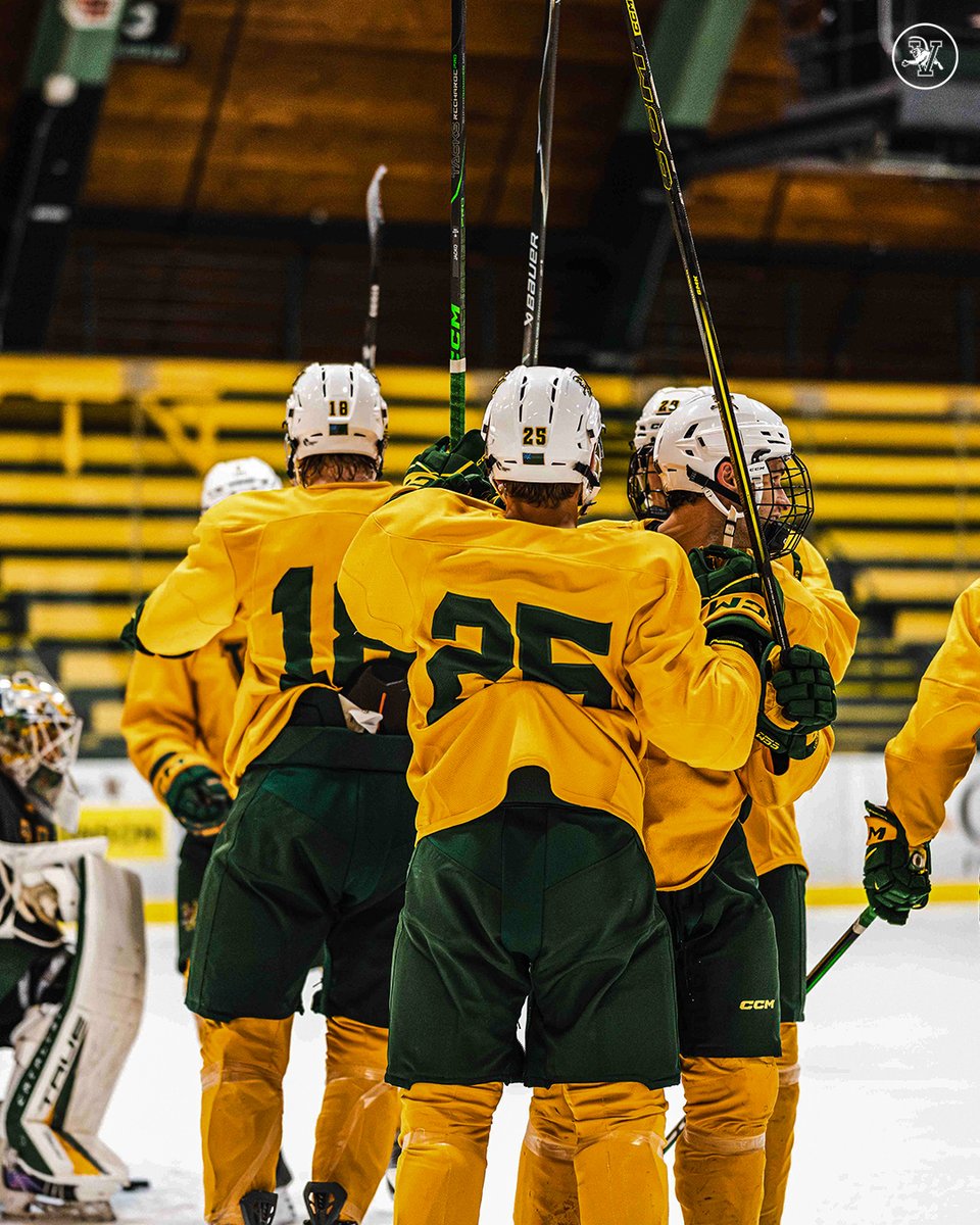 UVMmhockey tweet picture