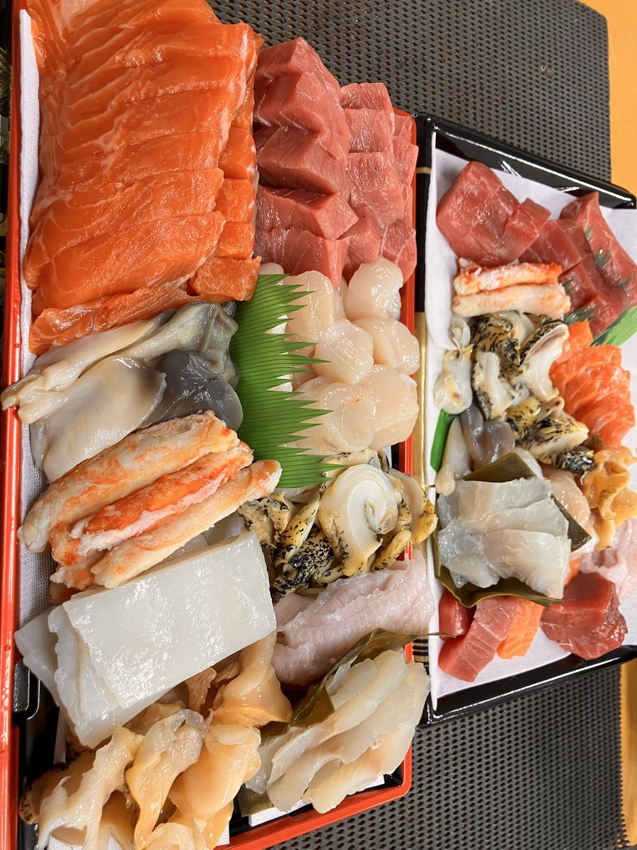 Osashimi0705's tweet photo. 特注盛（5人前・2人前）
冠・婚・葬・祭　御誕生日　会合等々
来客様用　記念日等々　家族の集い
御予約承り致します
貴方だけの世界に一つだけの特注盛是非
（予約時素材お申し付け下さい）
インスタ・LINE・スレッ���・X・御来店・電話にて
御予約承り致します
生食用牡蠣2k2000円税どっさり https://t.co/R6Mn89WMjQ