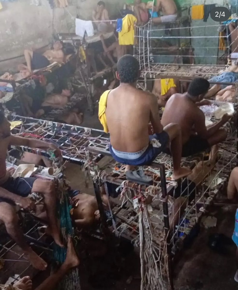 Tacobell_Loverx's tweet photo. No es Auschwitz, es la realidad de las cárceles en Panamá.

Y antes de decir que "se lo merecen" usted por atropellar a alguien sin querer puede terminar aqui 👇 https://t.co/KdQH4Kp4m9