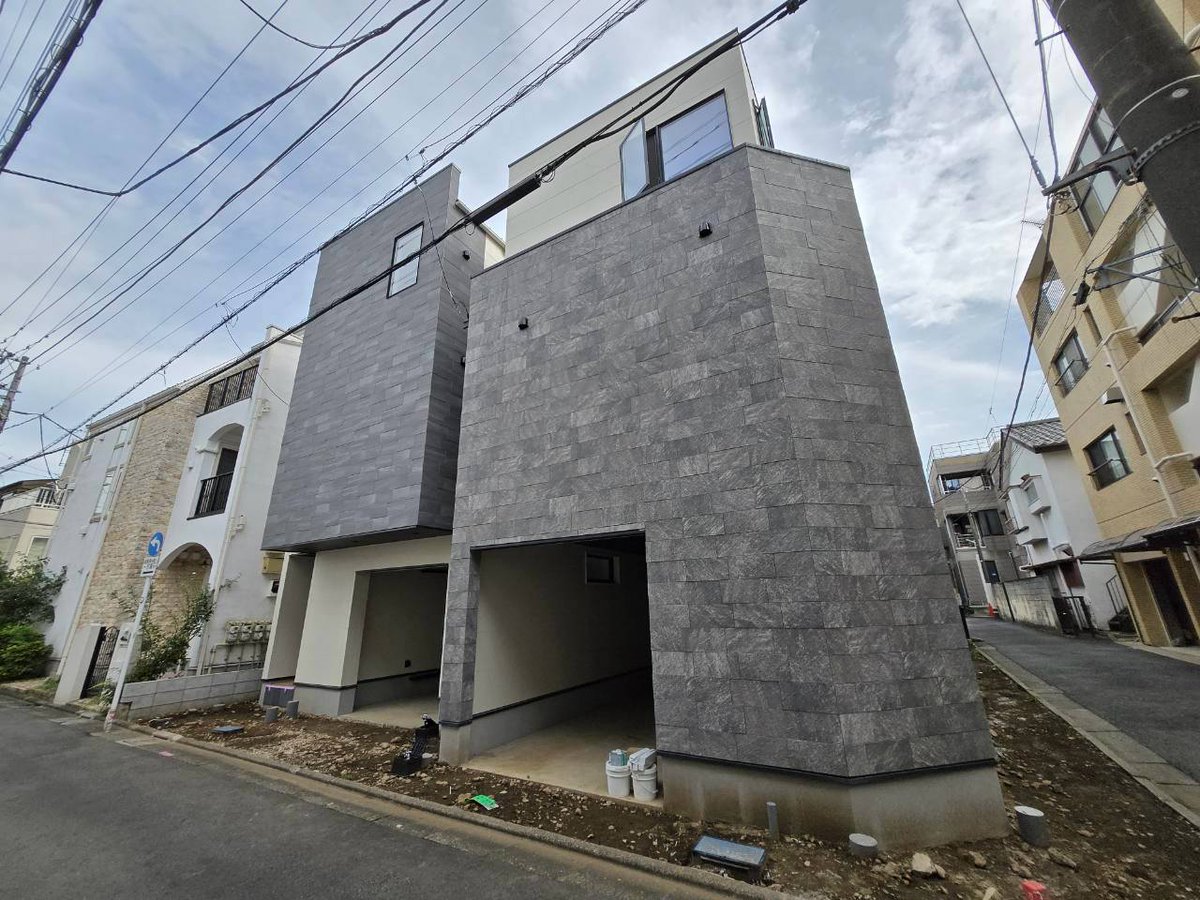 aim_moppy's tweet photo. 続きまして
第2現場は
目黒本町4丁目新築戸建　4LDK＋P
15800万円（税込）開放感ある角地！
LDK23.9Jの大型間取です★
詳細はブログでリンクからお問合せも
手軽なラインからも
現地に担当者がおります！

https://t.co/ay6aoo2F13
＃現地内覧会
＃目黒区新築
＃目黒本町の新築 https://t.co/bVmlzpTtTr