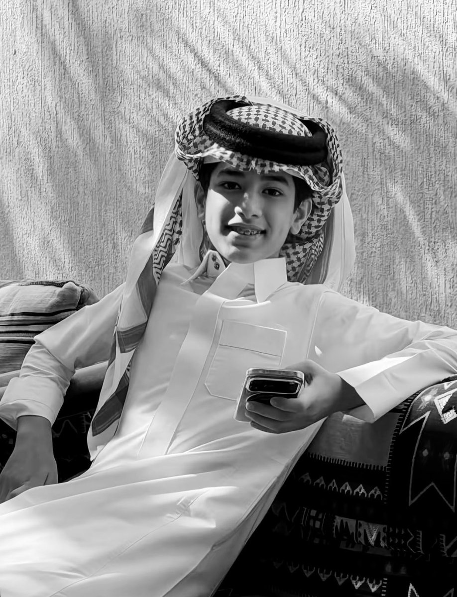 iishh17's tweet photo. هذي الصورة دمرتني 🤍
#احمد_قزيع_السهلي https://t.co/IsUwukzKWS