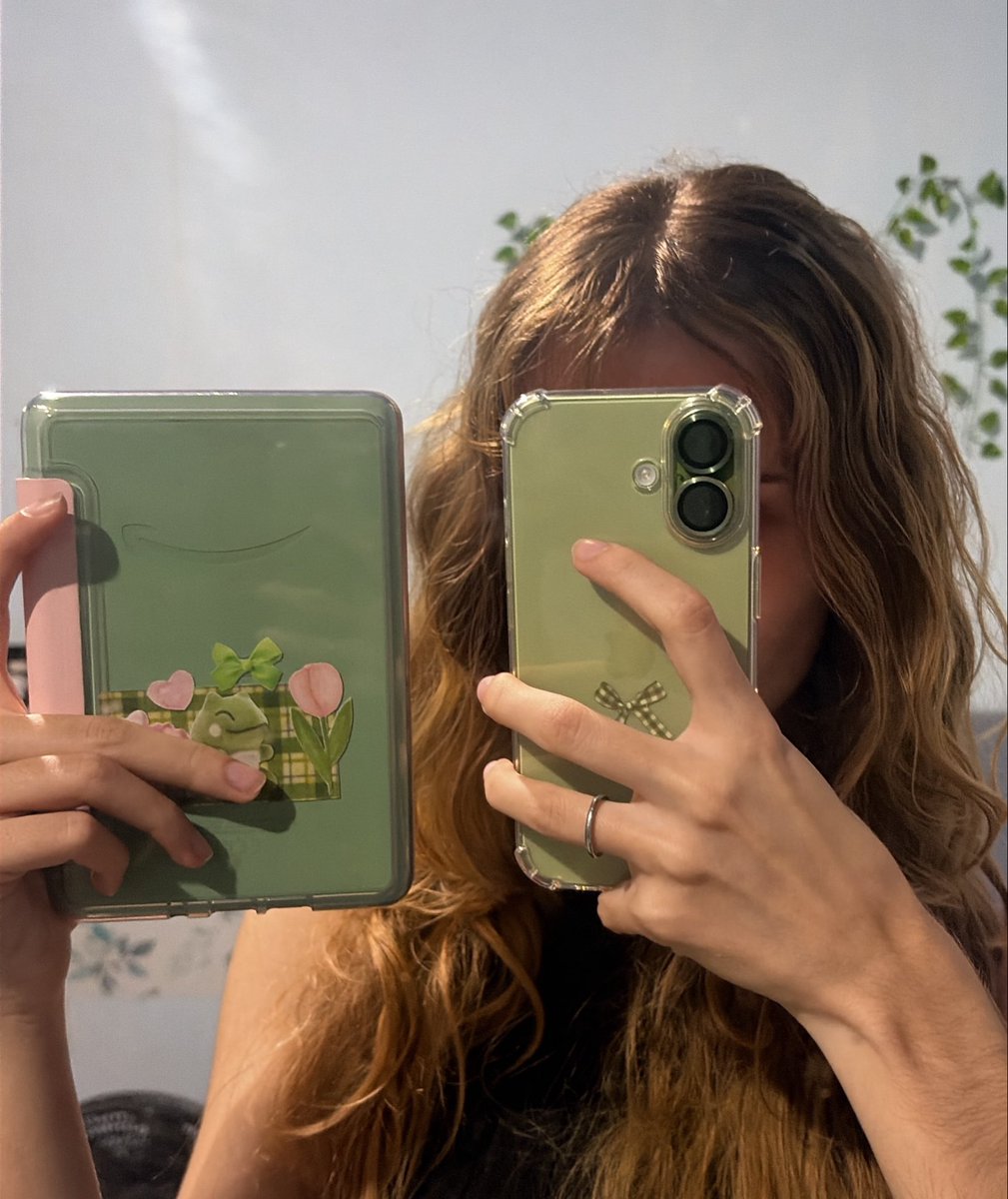 zindoriam's tweet photo. pois eu sou literalmente assim com os verdes https://t.co/IIlGXwQd55