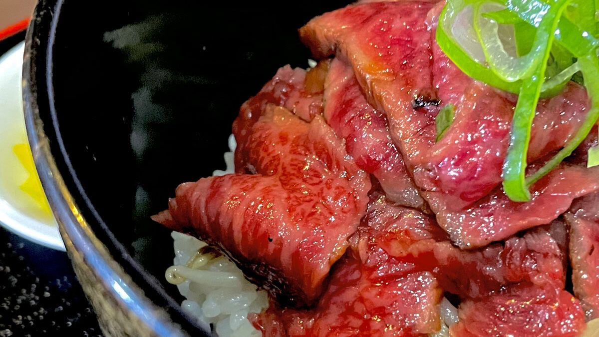 event_checker's tweet photo. 本日 10/3(土)-4(日)
横浜元町の人気店を食べ歩き！

「横浜元町フードフェア2026」開催

霧笛楼、ウチキパン、元町 久佑、
ポンパドウル、JPASTAなど

老舗から話題店まで
元町グルメをイベント価格で楽しめます

📍 横浜市中区・元町仲通り

→ https://t.co/SKl9k2obz4 https://t.co/ImQ8zl4m13