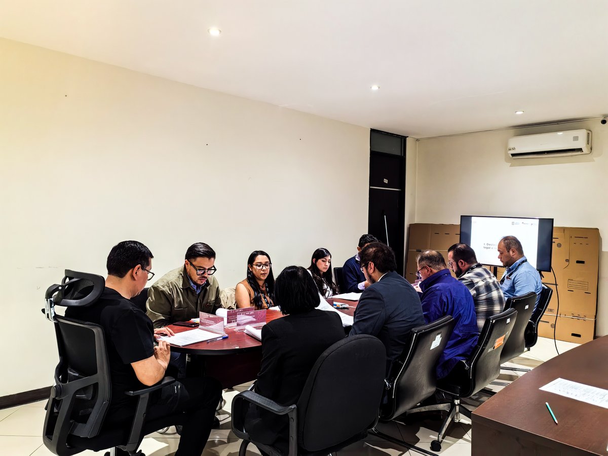 ContraloriaGEM's tweet photo. Por instrucción de la Gobernadora @delfinagomeza de fortalecer el control interno, en la Contraloría del @Edomex participamos en la 3ra. Sesión Ordinaria del COCODI del Banco de Tejidos del EdoMéx, junto a @SaludEdomex, para dar seguimiento a las acciones de control y riesgos. https://t.co/M2SUni1JGQ
