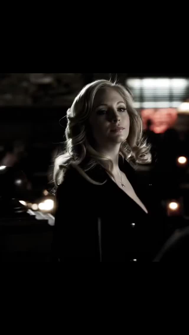 elen_e7's tweet photo. Caroline Forbes and Klaus Mikaelson. https://t.co/kCBjYOzJfD