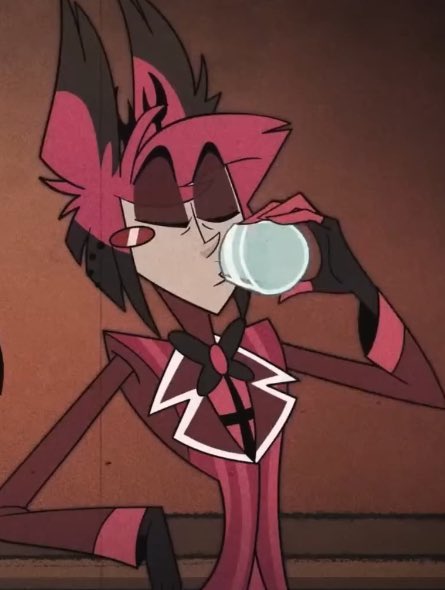 AVmediaAU's tweet photo. vox with his pinky up like a fancy little guy #radiostatic #staticradios #voxal https://t.co/rz9ObanzVR