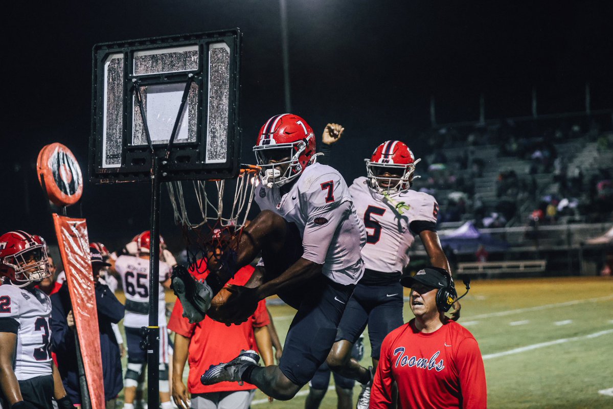 ToombsDogs's tweet photo. Halftime:
Toombs County, 57
Brantley County, 0
Sponsored by DOT Foods
#GoDOGS #BeADOG #BAD https://t.co/XqH8a2liK0