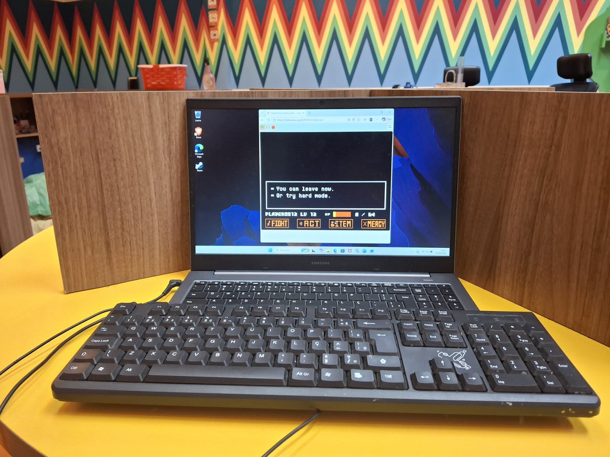 Kid_cellbit69's tweet photo. 1. VOCÊ APRENDE 
2. VOCÊ CRITA
3. VOCÊ MATA
4. VOCÊ CHORA 

tenho 14 anos.
Matei a Undyne the Undying em um notebook com celeron, 4gb de ram,no scratch
sem “pais ricos”. 
sem herança. 
eu não tive sorte.
eu estabeleci uma meta e a alcancei.
disciplina, consistência e prioridades. https://t.co/76Q730hlm6