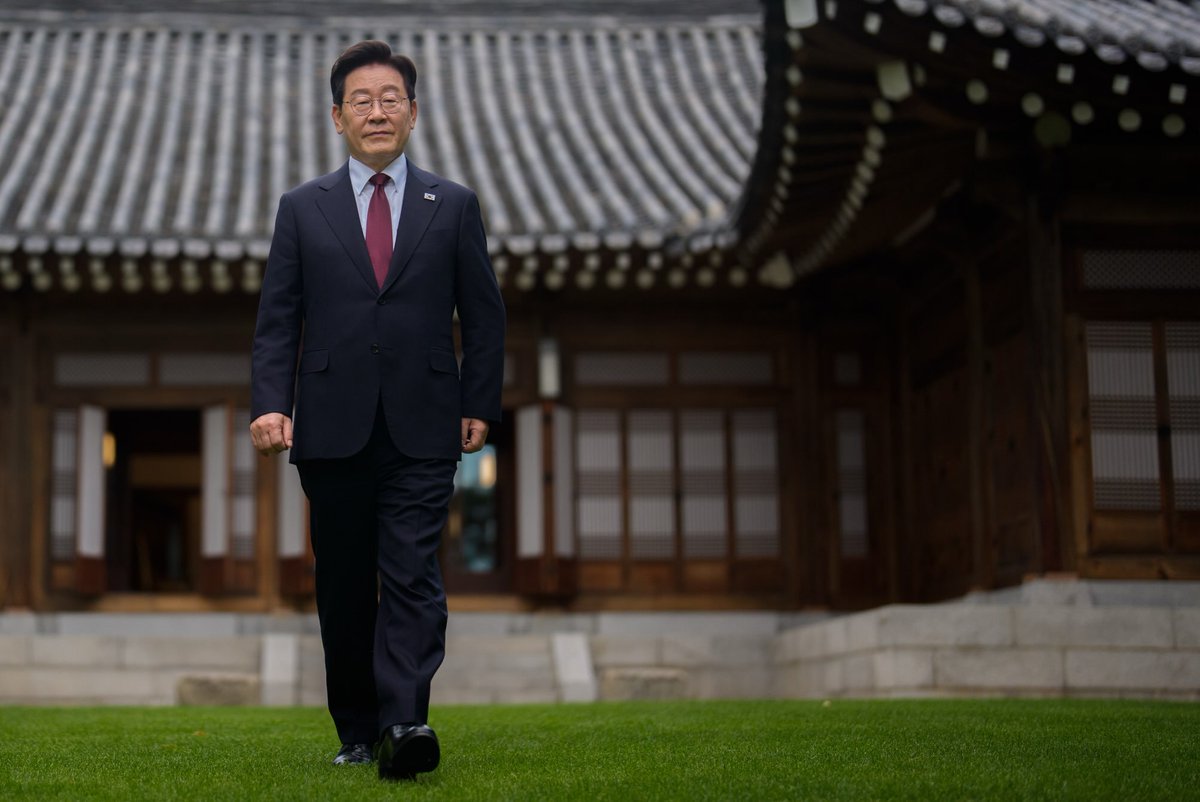 thepoliticsjam's tweet photo. 이잼 뉴욕타임즈 사진 https://t.co/tc83pRcRWY