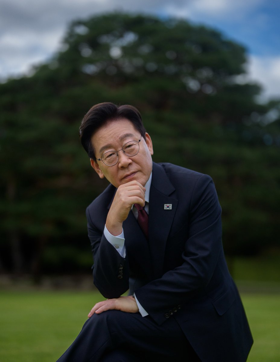 thepoliticsjam's tweet photo. 이잼 뉴욕타임즈 사진 https://t.co/tc83pRcRWY
