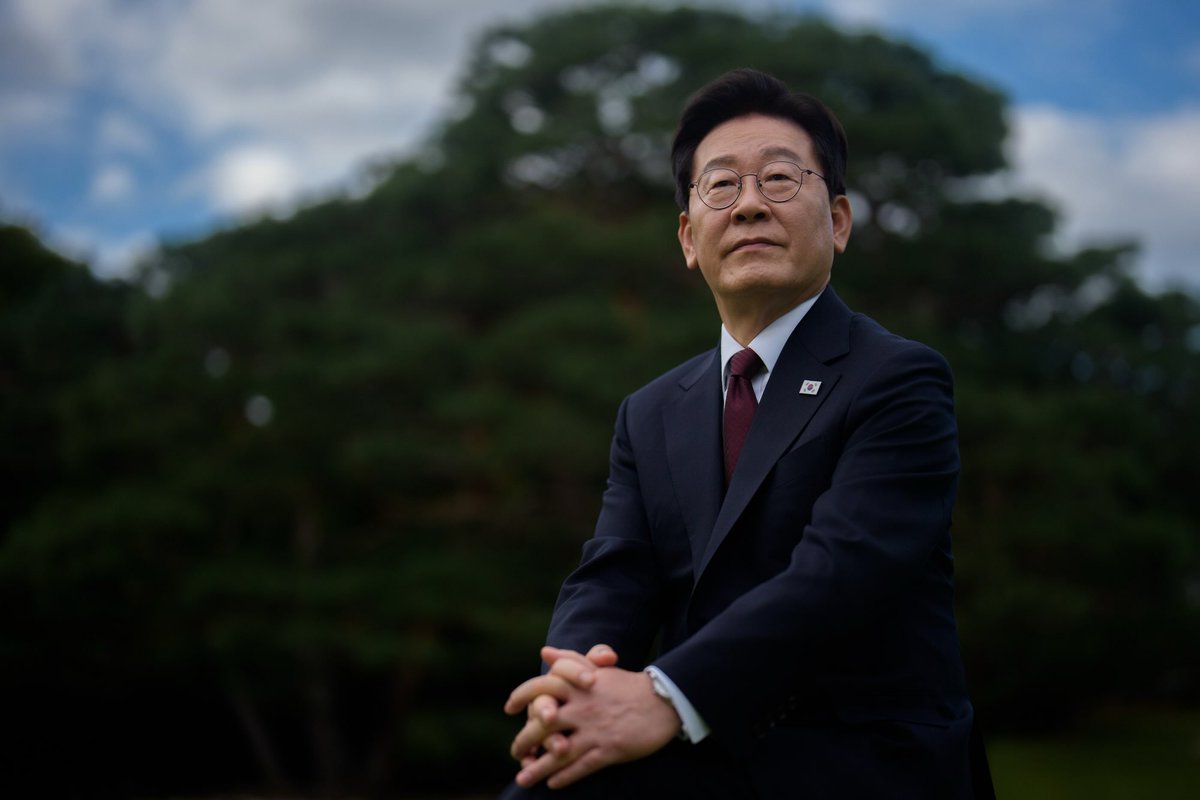 thepoliticsjam's tweet photo. 이잼 뉴욕타임즈 사진 https://t.co/tc83pRcRWY