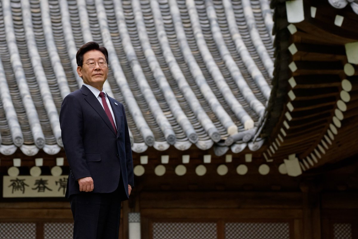thepoliticsjam's tweet photo. 이잼 뉴욕타임즈 사진 https://t.co/tc83pRcRWY
