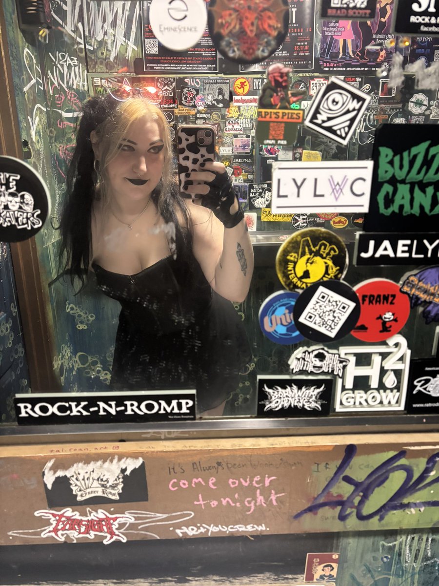 comradegoodgirl's tweet photo. Went out for the first time in god knows how long https://t.co/kYeLzdolWw
