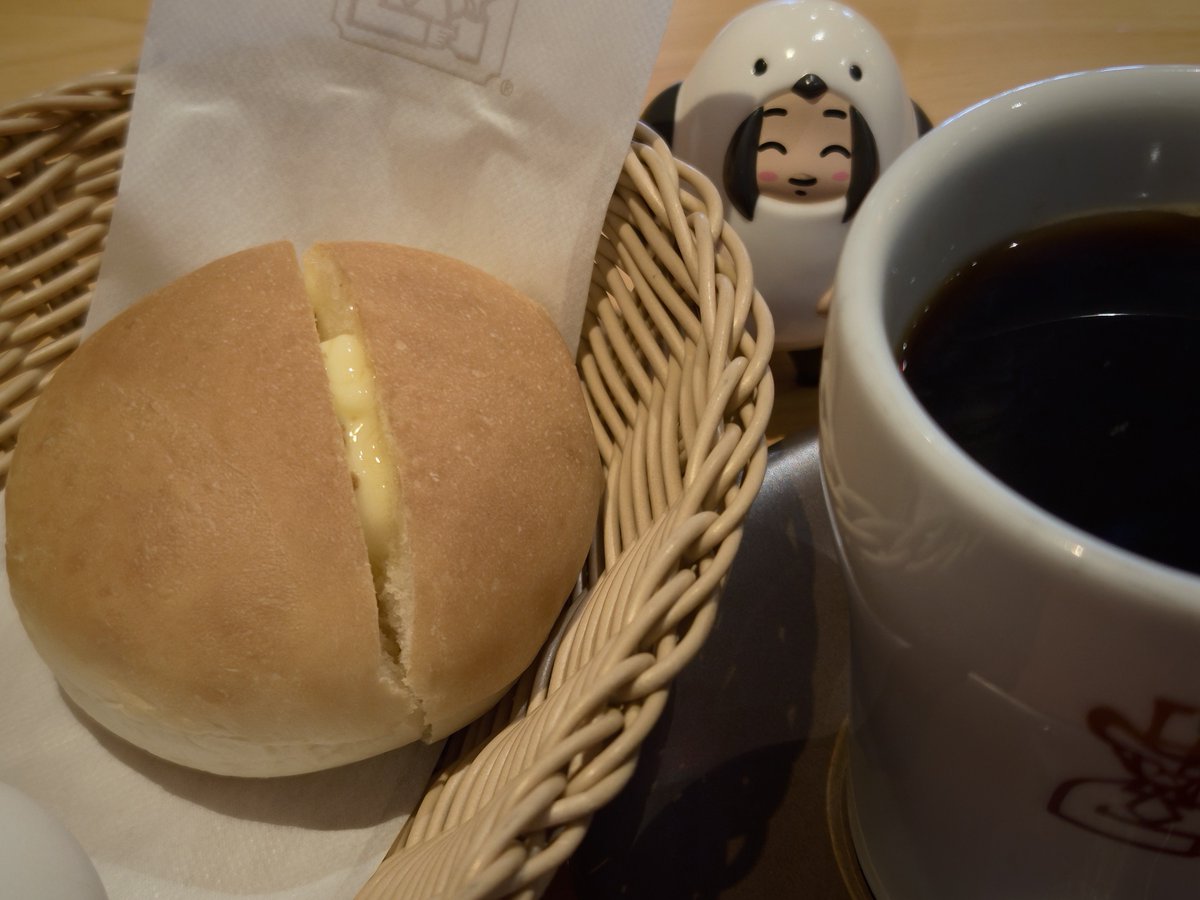 hiro_efu's tweet photo. 朝ポタからのモーニングだよ、エナガのなつみさん
月見バーガーは終わってたよ…
#なぴカフェ https://t.co/iWVcgBxXlJ