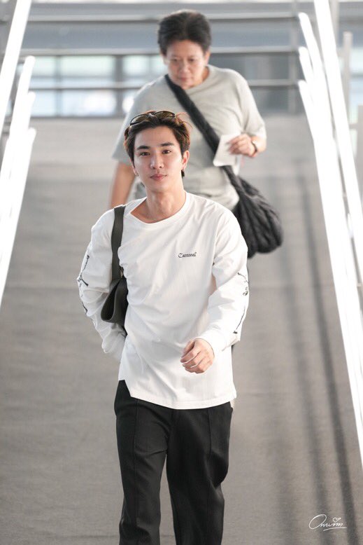 xwinxult's tweet photo. safe flight ke Chiang Mai p’perth!
sampai sana jangan lupa makan enak &amp; jaga kesehatan yaa 🖤🫶🏻 semoga acaranya lancar dan have fun!

#DrAllyinCNXwithPerth
#PerthTanapon 
#KDPPE https://t.co/gI2A8eHLPJ