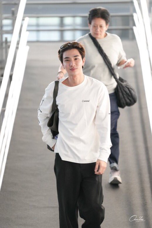 xwinxult's tweet photo. safe flight ke Chiang Mai p’perth!
sampai sana jangan lupa makan enak &amp; jaga kesehatan yaa 🖤🫶🏻 semoga acaranya lancar dan have fun!

#DrAllyinCNXwithPerth
#PerthTanapon 
#KDPPE https://t.co/gI2A8eHLPJ