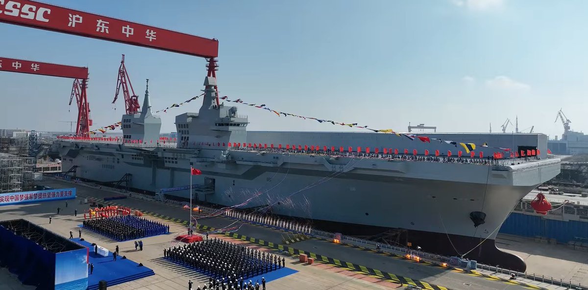 PLA_MilitaryUpd's tweet photo. That is literally why China has the Type 076 Sichuan.

It has 1 EMALs and could launch Stealth GJ-21 Strike Drones along with dozens of transport, attack and ASW Helicopters, tanks, LCACs and even potentially unmanned submarines.
https://t.co/7Iwwcf4knK https://t.co/nO2Urpt9J1