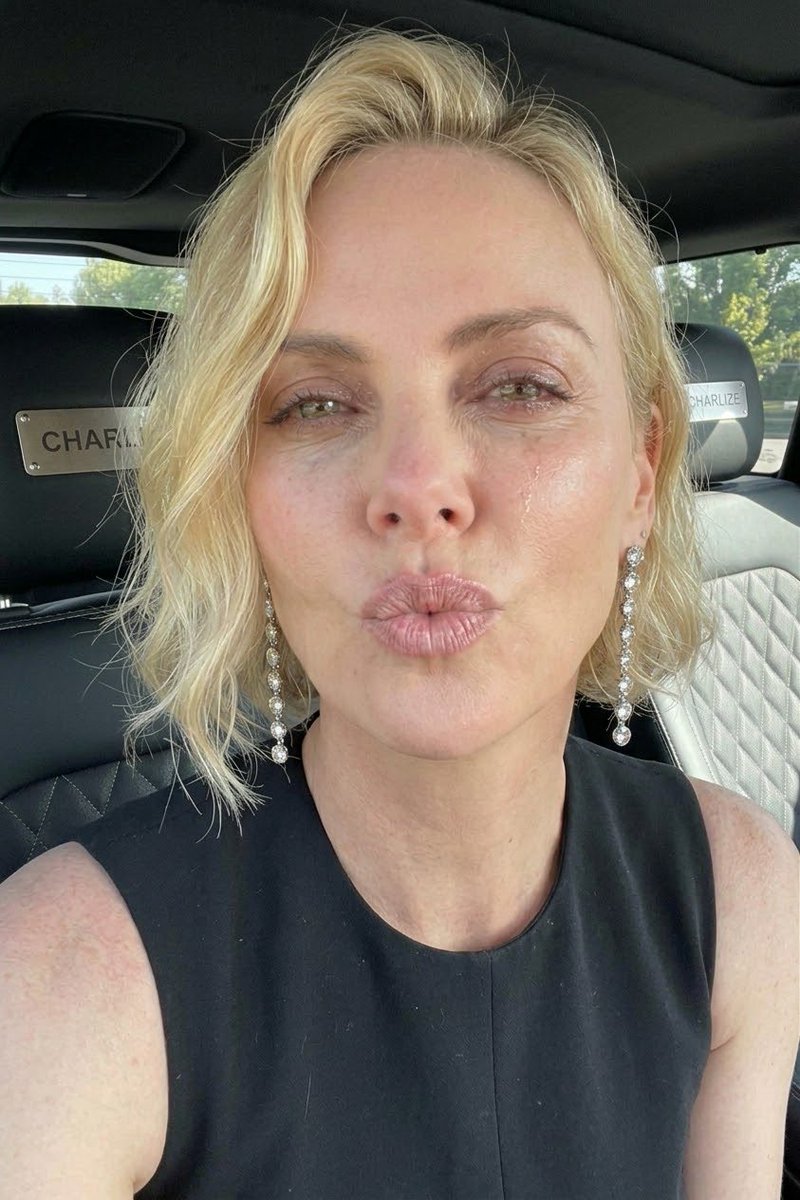 CharlizeAfb4a's tweet photo. Why me 😭?

#Love #Heartbreak #Healing #TrueLove #CharlizeTheron #USAAfrica #USA https://t.co/fVmYJv4JZP