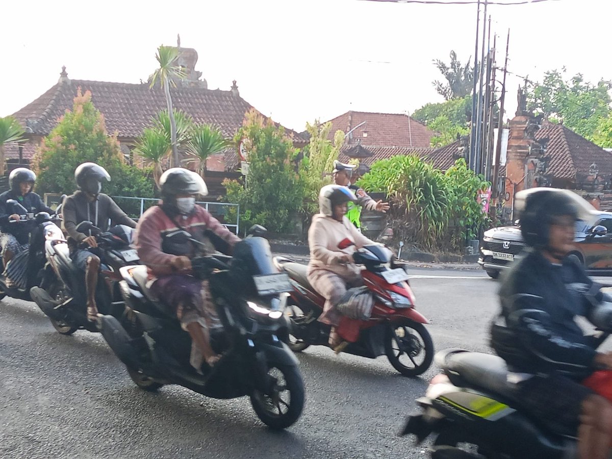 banjarangkan's tweet photo. Banjarangkan pagi ini
#bali #humaspolsekklungkung #polresklungkung #polresklungkungpoldabali #humaspolresklungkungpoldabali https://t.co/HDEMn4Pw6a