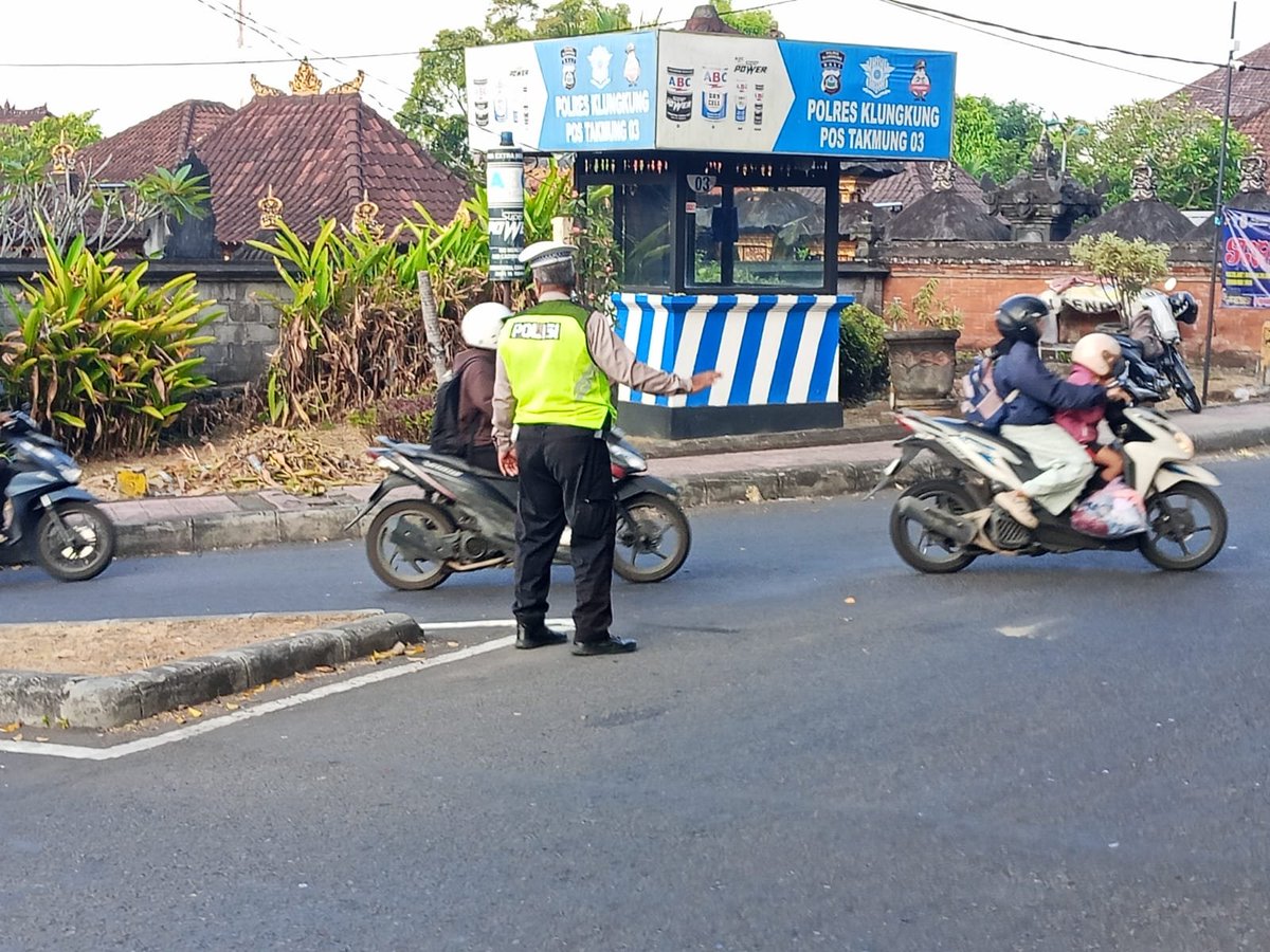 banjarangkan's tweet photo. Banjarangkan pagi ini
#bali #humaspolsekklungkung #polresklungkung #polresklungkungpoldabali #humaspolresklungkungpoldabali https://t.co/HDEMn4Pw6a