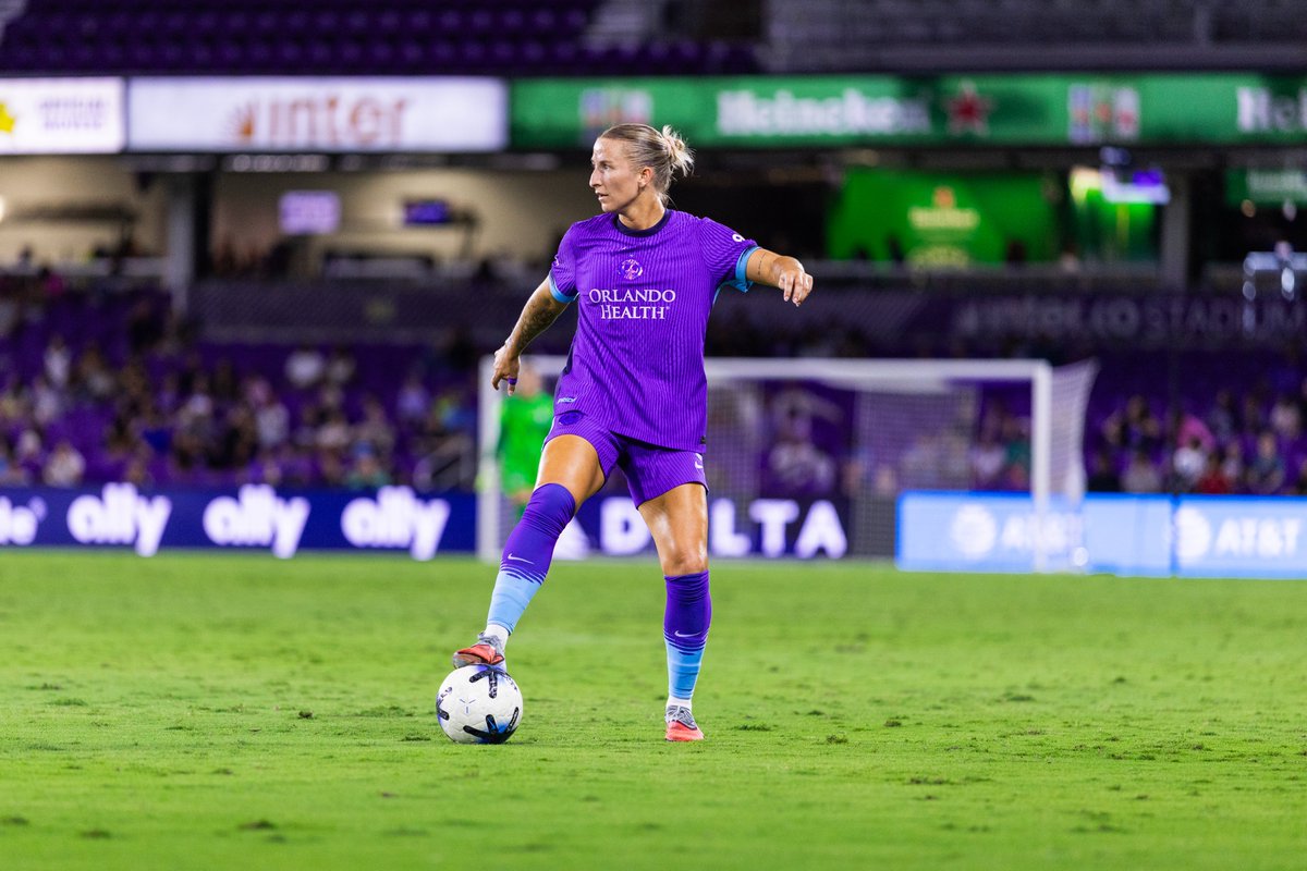 ORLPride's tweet photo. The pack in action 🐕 https://t.co/Krxd5EdnYr