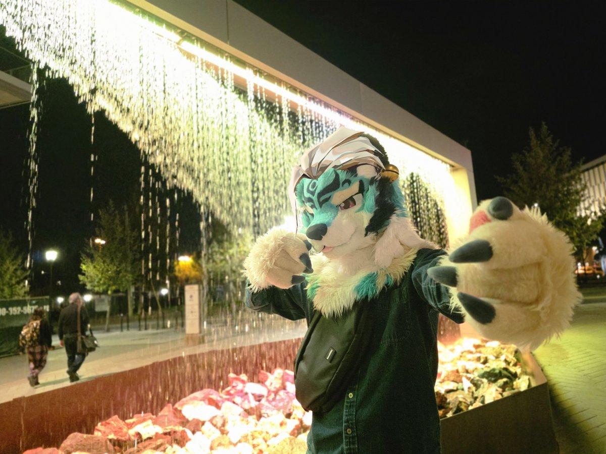 itsNull_kun's tweet photo. I am the hu...!! #FursuitFriday

📸: @Falkinn_ https://t.co/dgdqV0oCo4