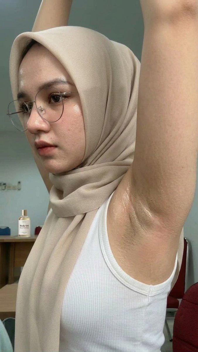 silvaXkiingTwo's tweet photo. Asupan pagi ketiak Bu guru 

#ketiak
#armpit
#kilikili https://t.co/lSBqlgucCF