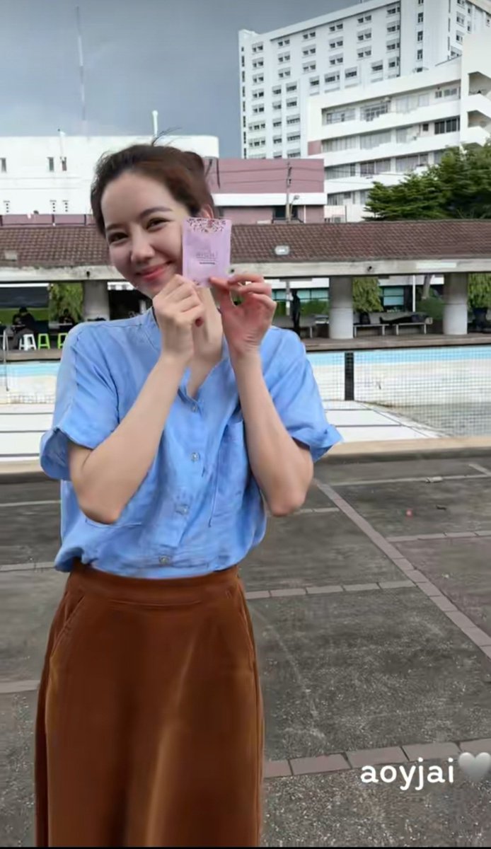 vvvaiik982's tweet photo. ถ้าหนูอ้วงพี่จะรักหนูมั้ยคะ 😆
หนูไม่อ้วงค่ะ หนูดื่มชาริชชี่ทู๊กกกวัน
🌿☕️
#ริชชี่อรเณศ

Cr.🙏https://t.co/Us0lEZNGcZ https://t.co/B4bckm0nBU