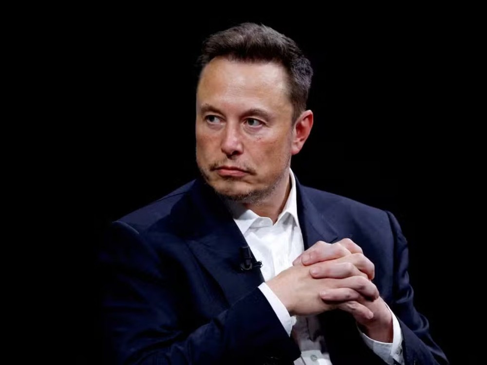 g1's tweet photo. Em vitória de Elon Musk, Justiça dos EUA derruba lei estadual que proíbe 'nudes' feitos por IA https://t.co/vjCa1I8fCA https://t.co/Sk4dtRarnw