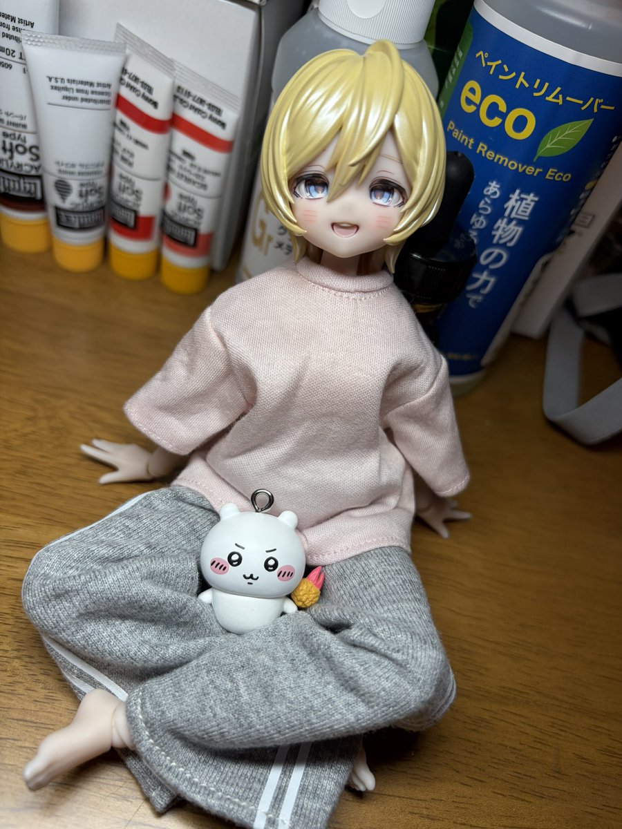 neko_115chan's tweet photo. あぐらもできてしまう　ブラインドドールのクオリティすごい https://t.co/8tMEem0bS4