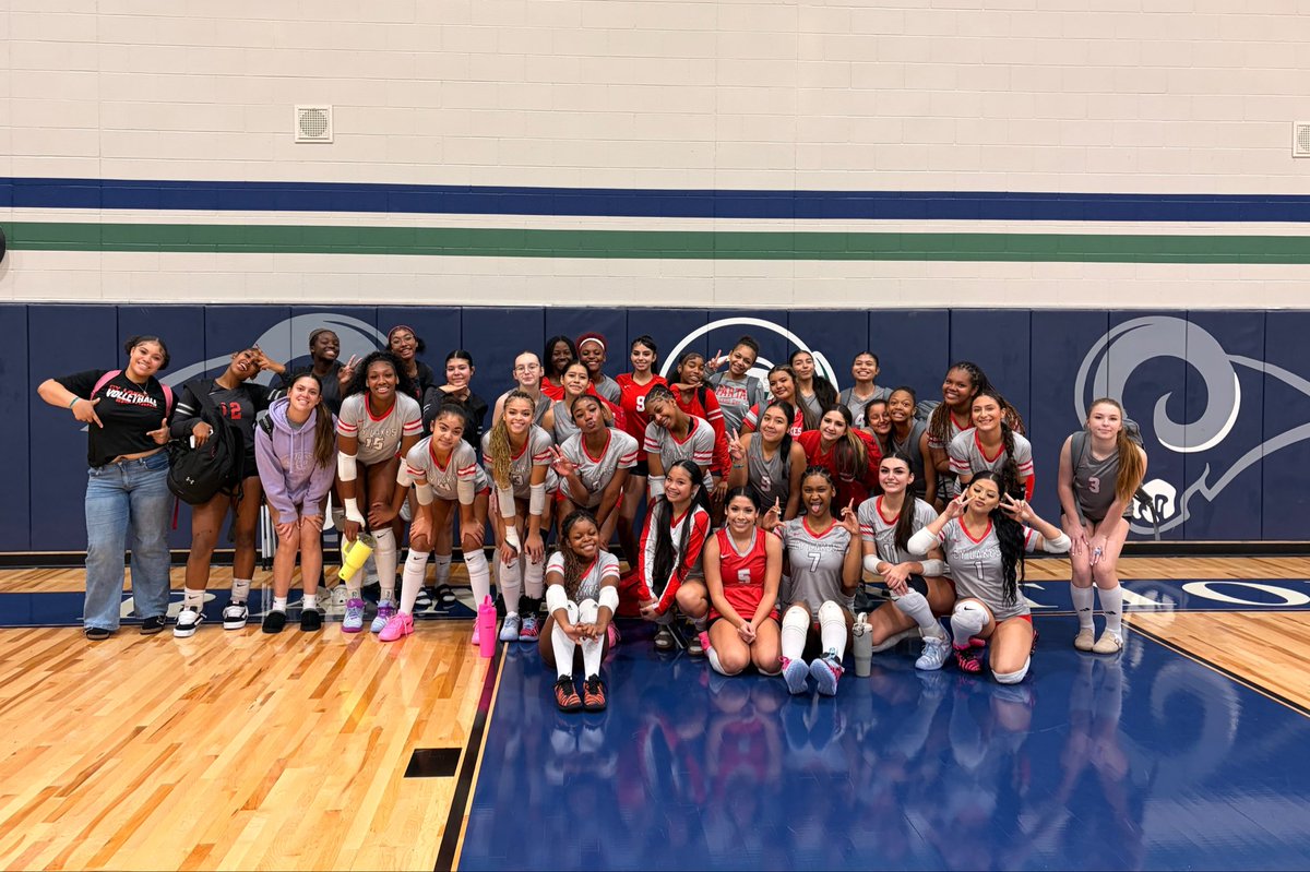 CyLakesVball's tweet photo. PROGRAM SWEEP against Cy Ridge 🔥🔥#pressureisprivilege #lakes300 #cfisdspirit https://t.co/Zz99wOq6Fz