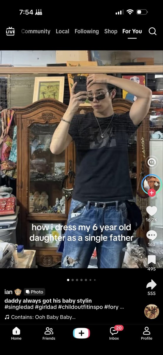 Chubseob's tweet photo. Girl that’s Intak https://t.co/pOCFECxhhQ