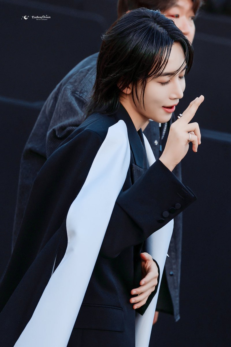ruby_readyto's tweet photo. 안되겟다. 저 윤왕자랑 결혼하러가께여 
윤프들 미안~~ https://t.co/kdEzmJTipp
