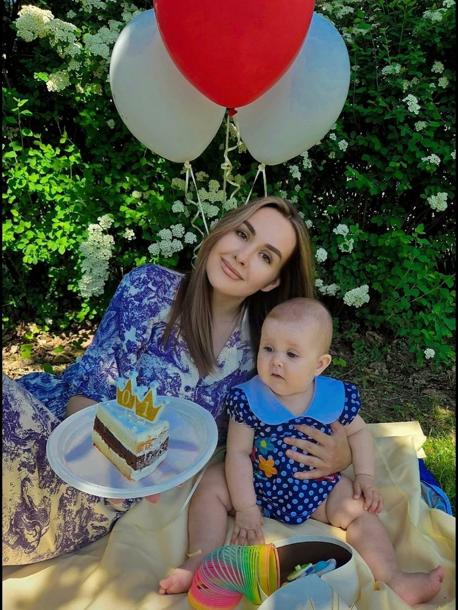 Montoyagf's tweet photo. I never understood moms who constantly posted photos of their children... Now I do. https://t.co/kFFtCCU7Jm