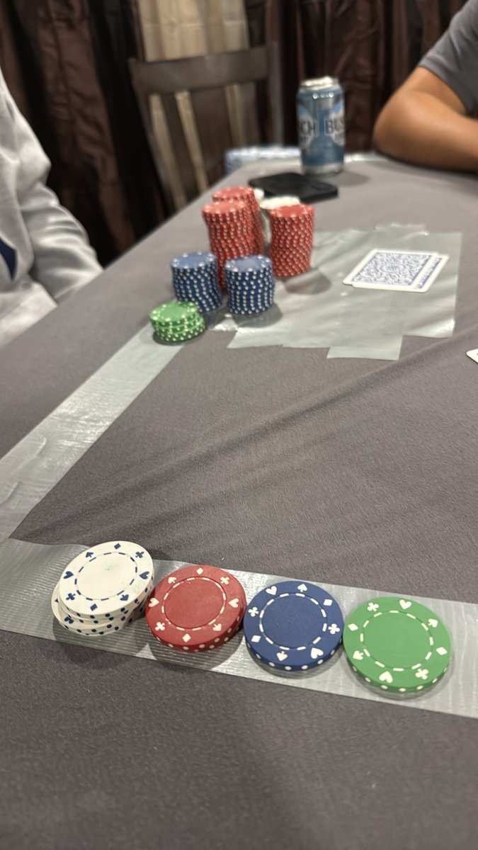 RipVanWinkbb's tweet photo. Don’t hit me up for your poker needs 😔#downbutnotout https://t.co/4vXSNR1dhX