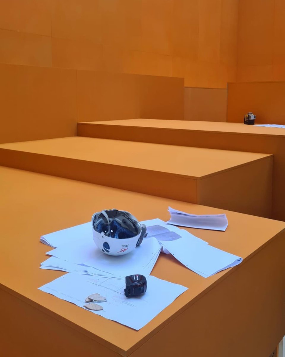 RestartMusicas's tweet photo. We crafted a monochrome decor using extra-large tinted wood modules for a distinctive, striking visual experience in Paris. https://t.co/aBxYGQeUKU