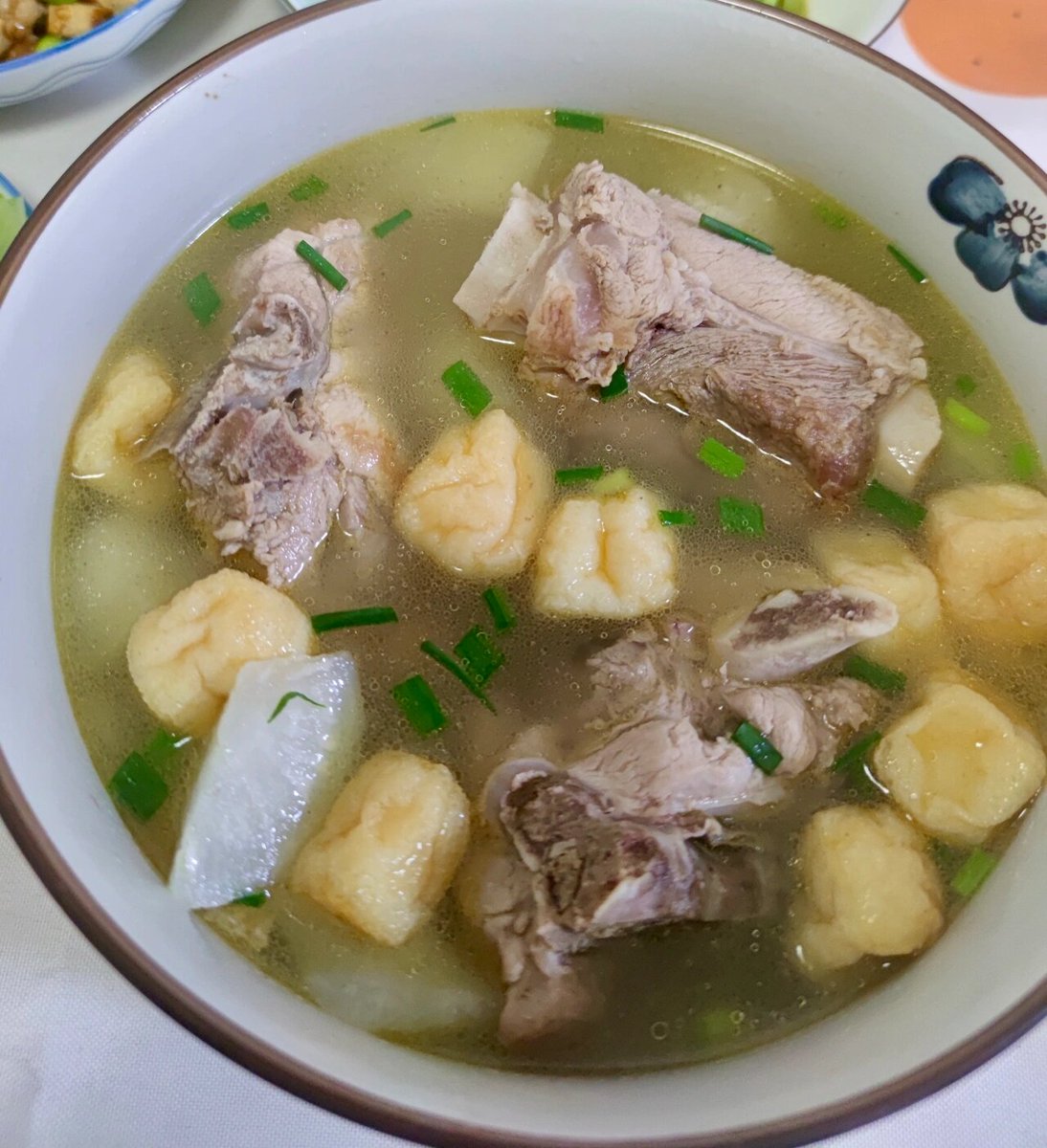 wlckddnr870705's tweet photo. [Bone, energy, disaster, beauty, soup collide in a wonderful moment!]， https://t.co/SCiAfgtPGr