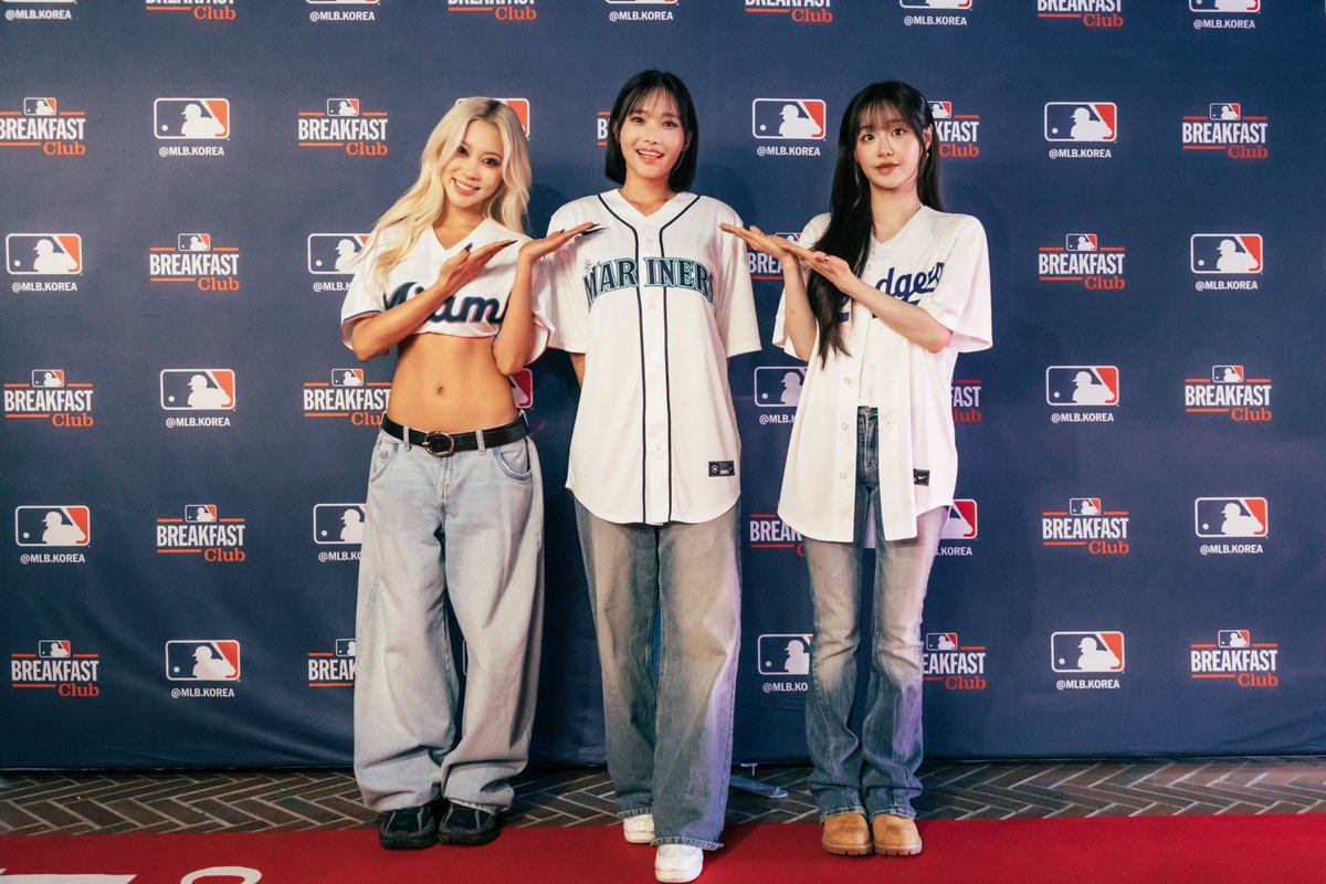 MLBKOR's tweet photo. 아야카라면 이런 야구 행사에 빠질 수 없죠! 츄·다영과 남긴 한 컷! ⚾️ 야구를 좋아하는 사람들이 한자리에! 

#츄 #DAYOUNG #다영 #MLBBREAKFASTCLUB #MLBKOREA https://t.co/okzLHXNBLC