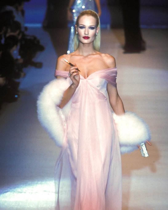 _ArchiveFashion's tweet photo. Christian Dior S/S 1996 https://t.co/KO881qvYLv