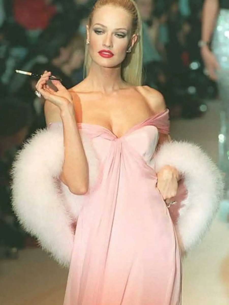 _ArchiveFashion's tweet photo. Christian Dior S/S 1996 https://t.co/KO881qvYLv