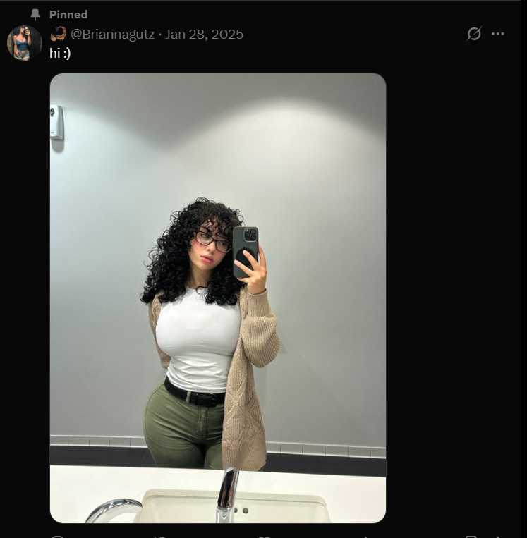 GaulesMundinho's tweet photo. O gordinho tetudo criou fake de uma mulher DOMINICANA para tentar ganhar uns trocados vendendo nude vazada na internet (ou até vendendo a conta no futuro) e tá ai declarando voto no Lula. https://t.co/6XR9ZnZ4xy
