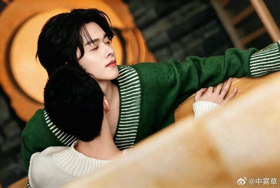 NungNuPu's tweet photo. บันได ก็ไม่รอดนะ กะคู่นี้ 🤣 

 #LiuJingYu #XiongYiWen #AWinterSunWakestheWindinSpringHillsDream https://t.co/nmDq0s9PNh